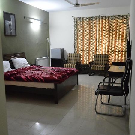 Bed and Breakfast Royal Manor F-10 Islamabad Zewnętrze zdjęcie