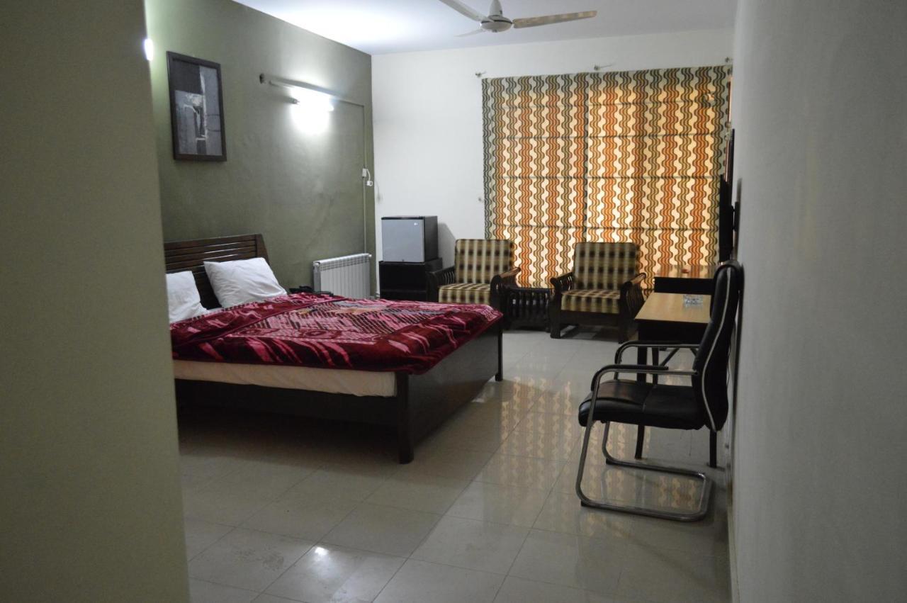 Bed and Breakfast Royal Manor F-10 Islamabad Zewnętrze zdjęcie