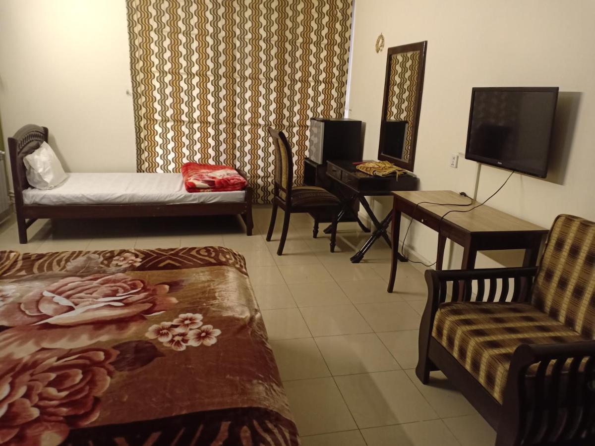 Bed and Breakfast Royal Manor F-10 Islamabad Zewnętrze zdjęcie