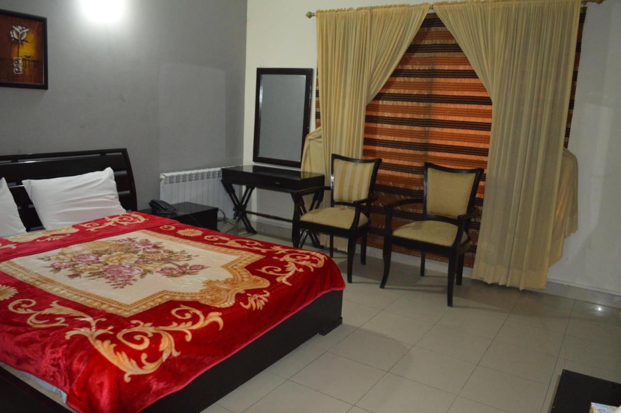 Bed and Breakfast Royal Manor F-10 Islamabad Zewnętrze zdjęcie