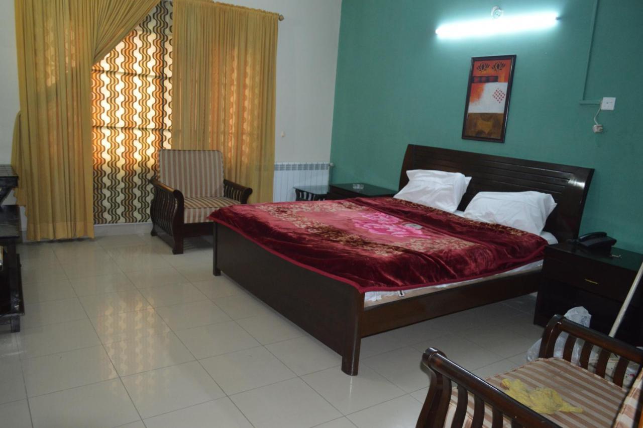 Bed and Breakfast Royal Manor F-10 Islamabad Zewnętrze zdjęcie