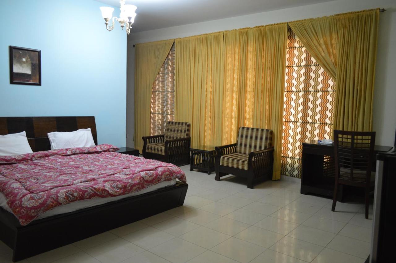 Bed and Breakfast Royal Manor F-10 Islamabad Zewnętrze zdjęcie