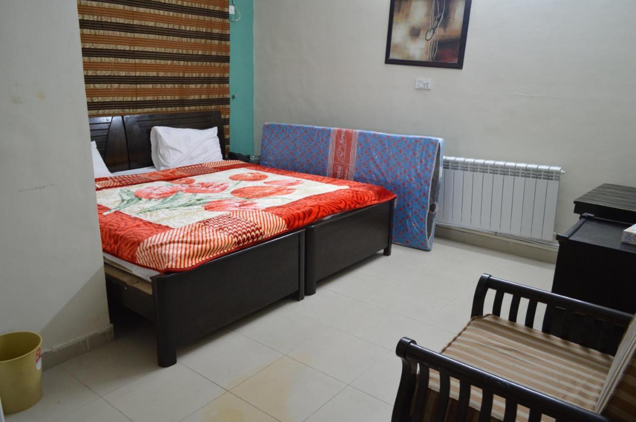 Bed and Breakfast Royal Manor F-10 Islamabad Zewnętrze zdjęcie