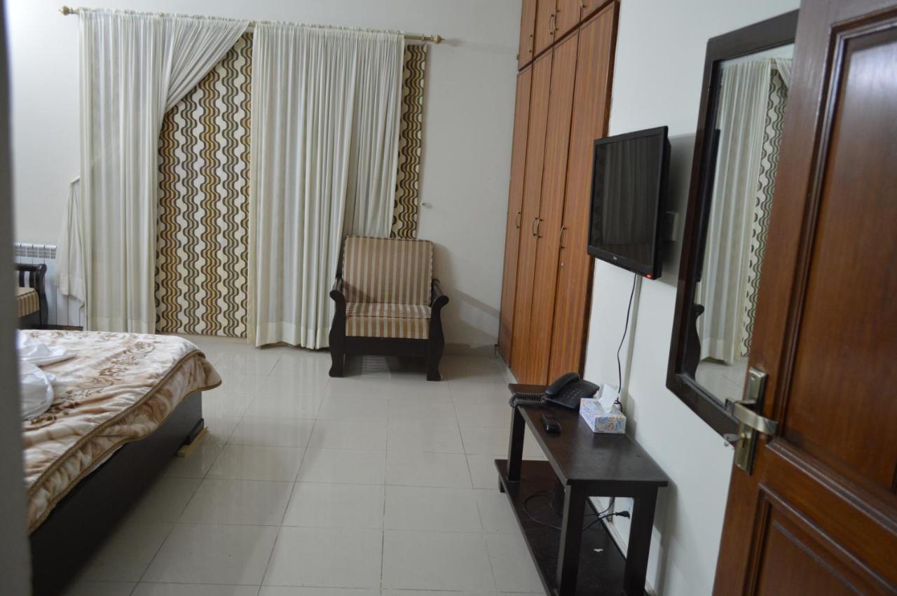Bed and Breakfast Royal Manor F-10 Islamabad Zewnętrze zdjęcie