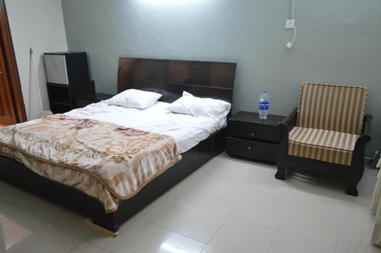 Bed and Breakfast Royal Manor F-10 Islamabad Zewnętrze zdjęcie
